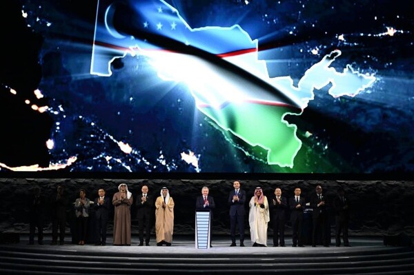 Mirziyoyev launches Uzbekistan's first integrated solar power project